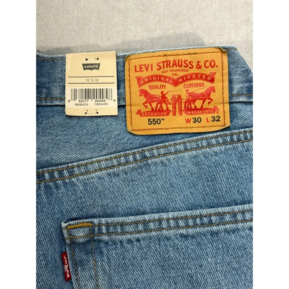 NWT Levi Strauss Men 550 Relaxed Fit Jeans Size 30X32 Lightstone Wash
